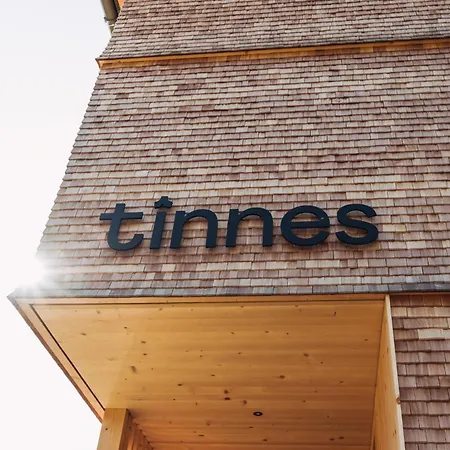 Tinnes *